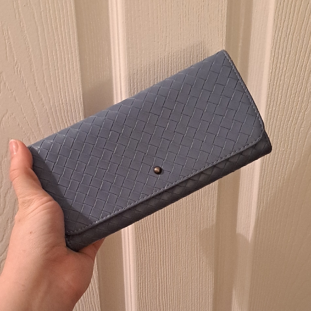 Universal Thread Woven Blue Wallet